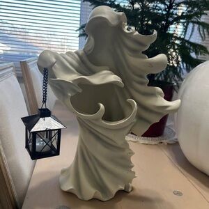 Cracker Barrel Ghost w/lantern